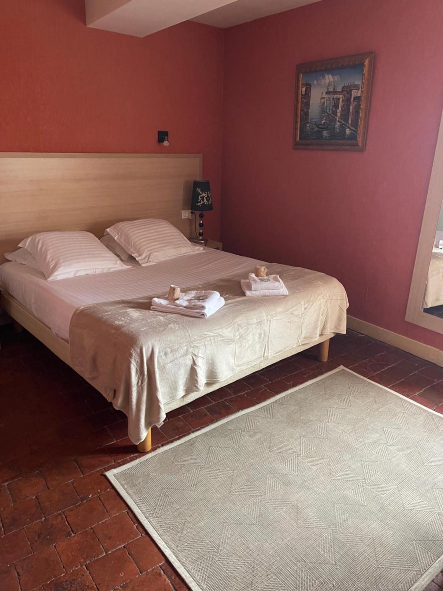 Hotel Du Commerce Semur-en-Auxois Dış mekan fotoğraf