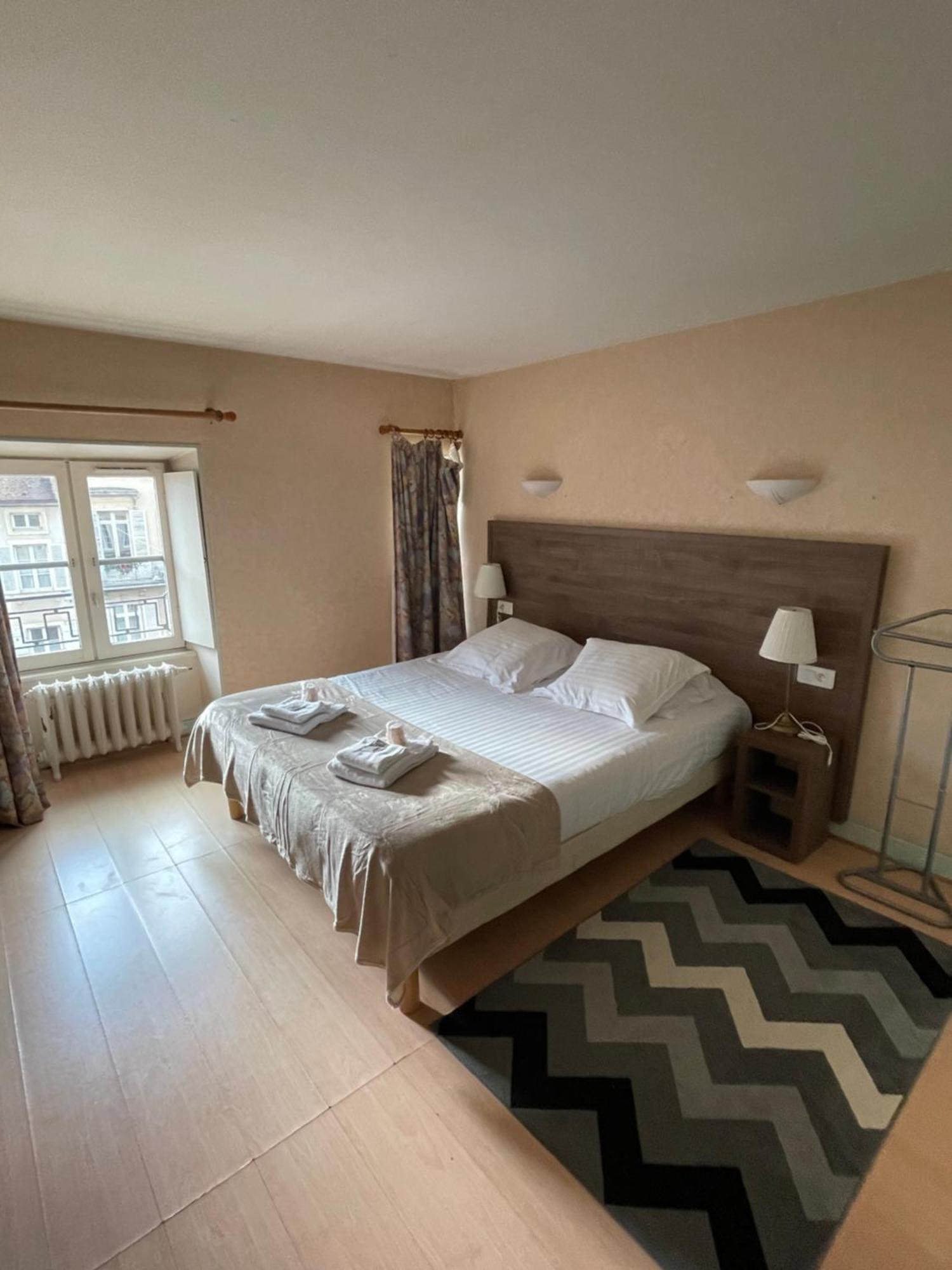 Hotel Du Commerce Semur-en-Auxois Dış mekan fotoğraf